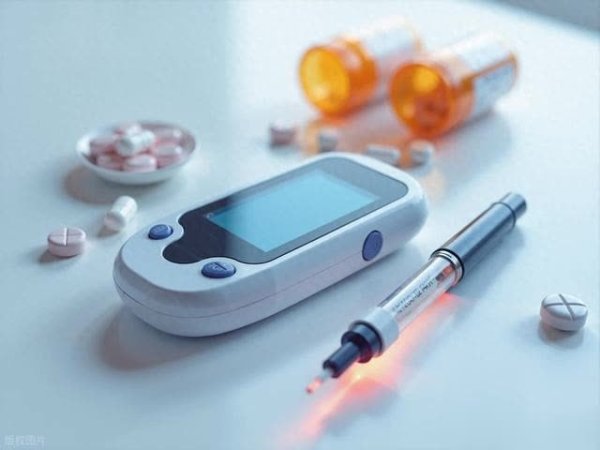 双融网 糖尿病人夏季喝水和茶哪个好？